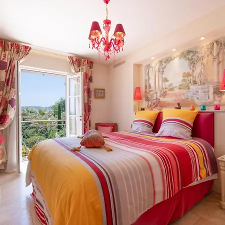 Villa Luxueuse Florentina - 550m2, 6 Chambres, Piscine - *