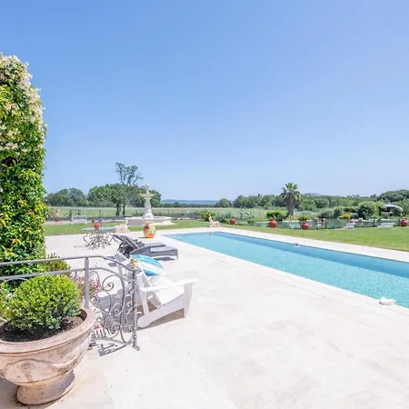Villa Luxueuse Florentina - 550m2, 6 Chambres, Piscine - *