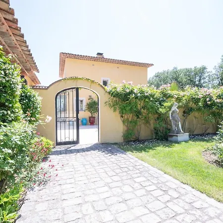 Villa Luxueuse Florentina - 550m2, 6 Chambres, Piscine - Grimaud
