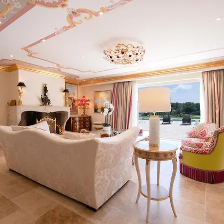 Luxueuse Florentina - 550m2, 6 Chambres, Piscine - Grimaud
