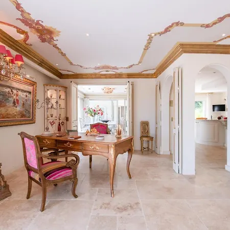 Luxueuse Florentina - 550m2, 6 Chambres, Piscine - Villa Grimaud