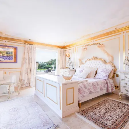 Villa Luxueuse Florentina - 550m2, 6 Chambres, Piscine -