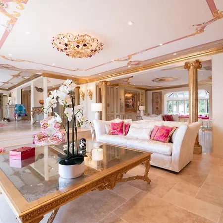 Luxueuse Florentina - 550m2, 6 Chambres, Piscine - Villa Grimaud